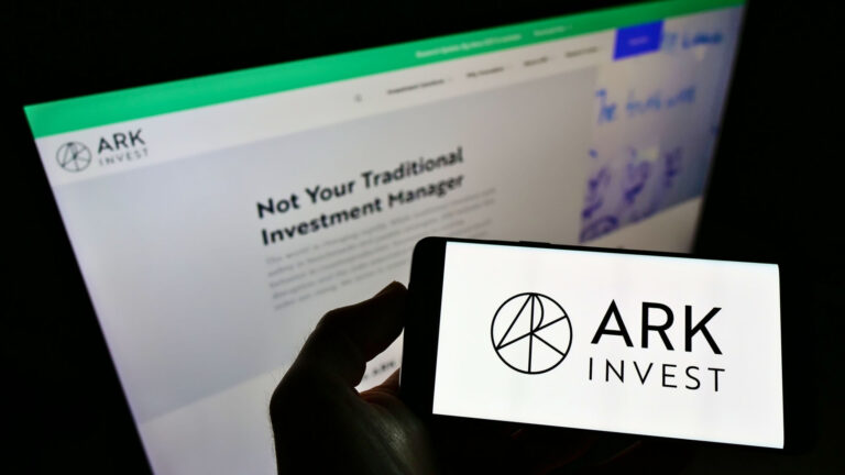 Ark Invest, Bitcoin’e Yönelik Hisse Senedi Satışlarına Devam Ediyor!