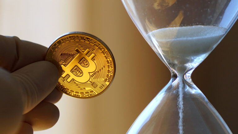 Bitcoin’de Büyük Bir Fırtına Yaklaşıyor: Sessizlik Öncesi Kasvetli Hava