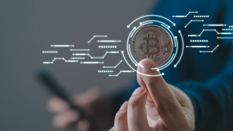 Bitcoin, ABD etkisiyle direnç seviyelerini aşarak yükselişe geçti: Altcoin boğası için tetikleyici bir faktör mü olacak?