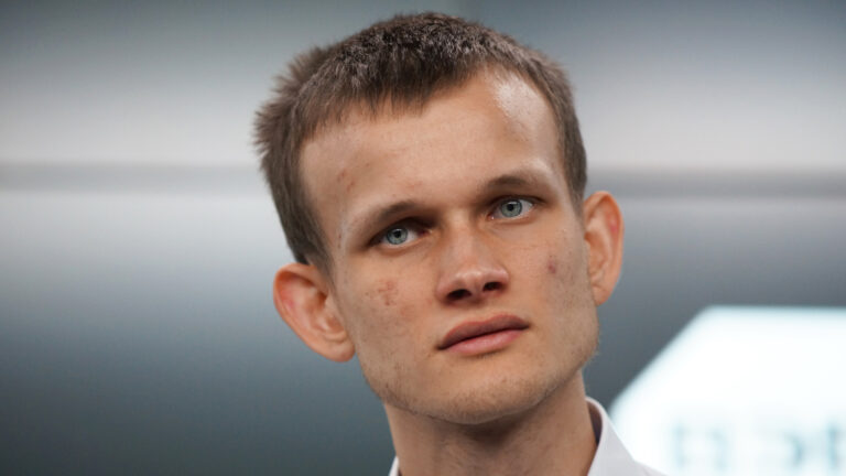 Vitalik Buterin’in 4 Altcoin’i Bedavaya Alarak 340 Bin Dolar Kazandığı Olay!